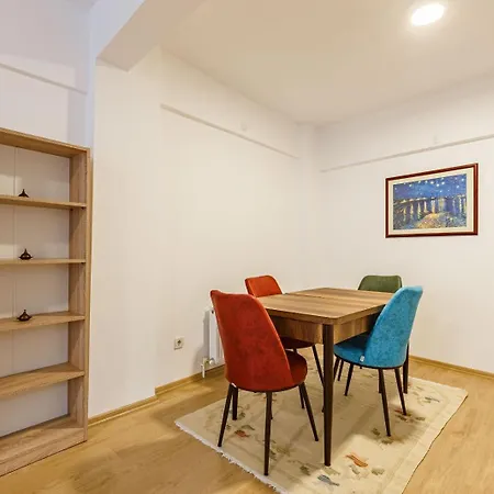 Altiyol Boga, Center Of Kadikoey *