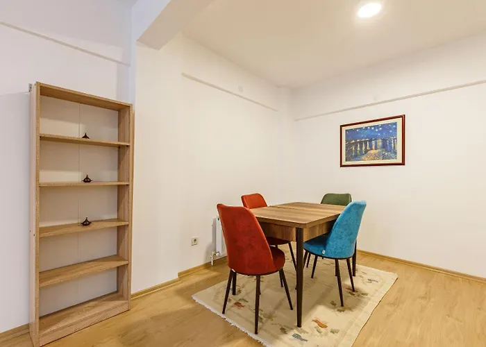 Altiyol Boga, Center Of Kadikoey *