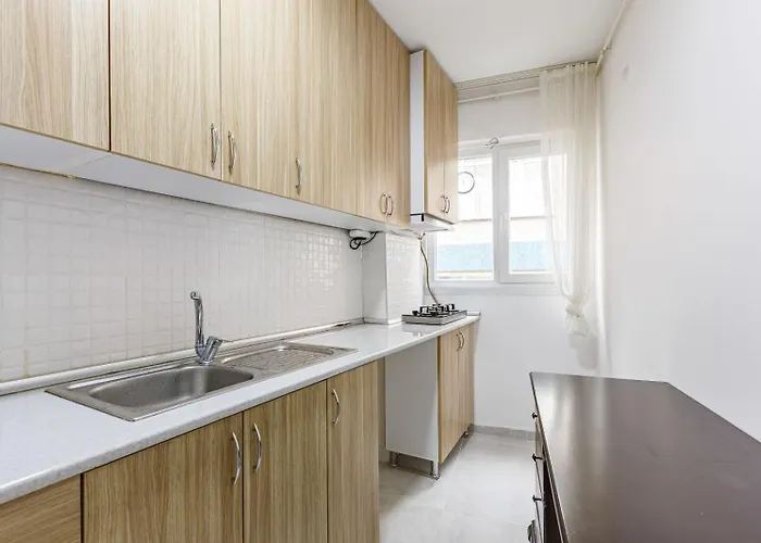 Altiyol Boga, Center Of Kadikoey